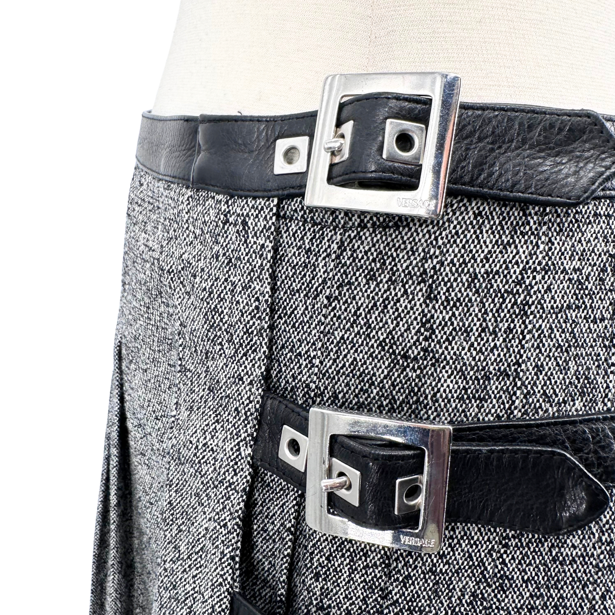 Versace Size 40 Grey Skirt
