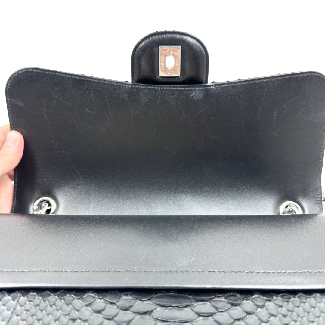 Chanel Classic Double Flap Jumbo Shoulder bag