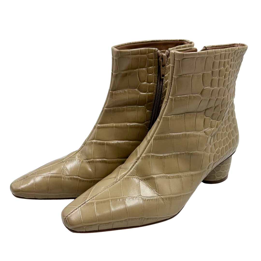 LoQ 8 38 Tan Embossed Leather Boots