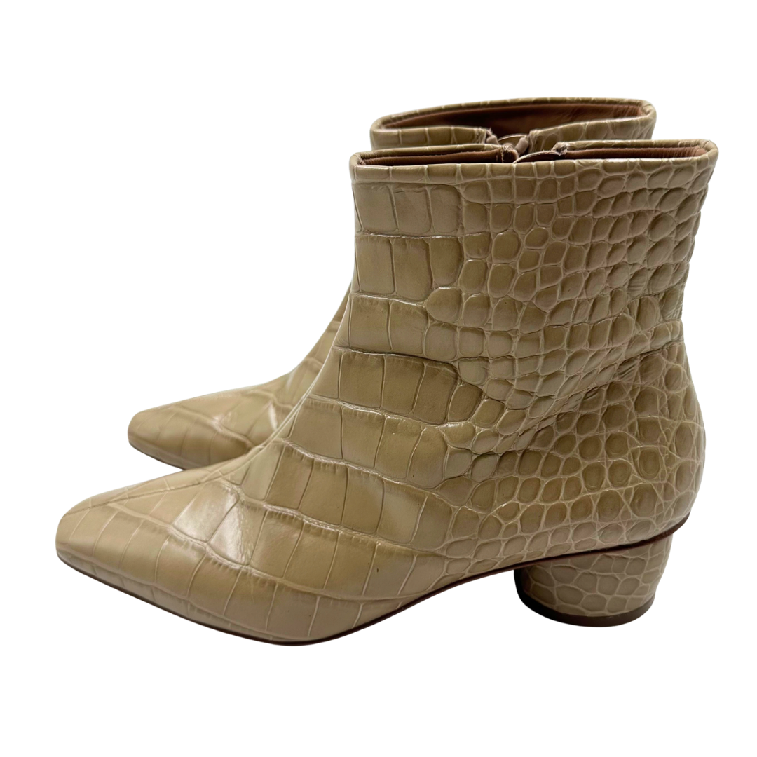 LoQ 8 38 Tan Embossed Leather Boots