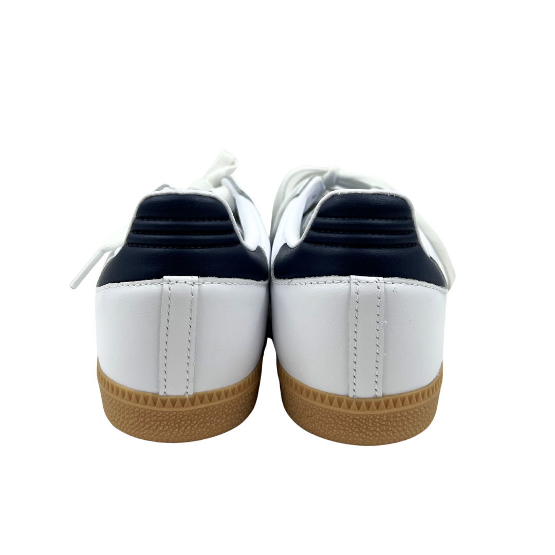 Adidas 8 white/navy Leather Sneakers
