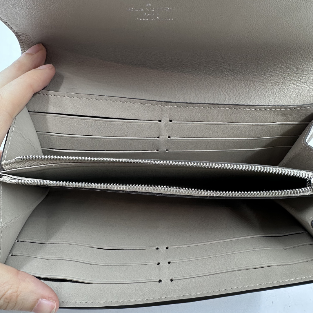 Louis Vuitton Iris Snappy Wallet