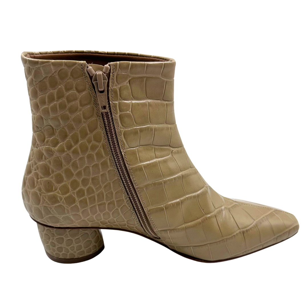 LoQ 8 38 Tan Embossed Leather Boots