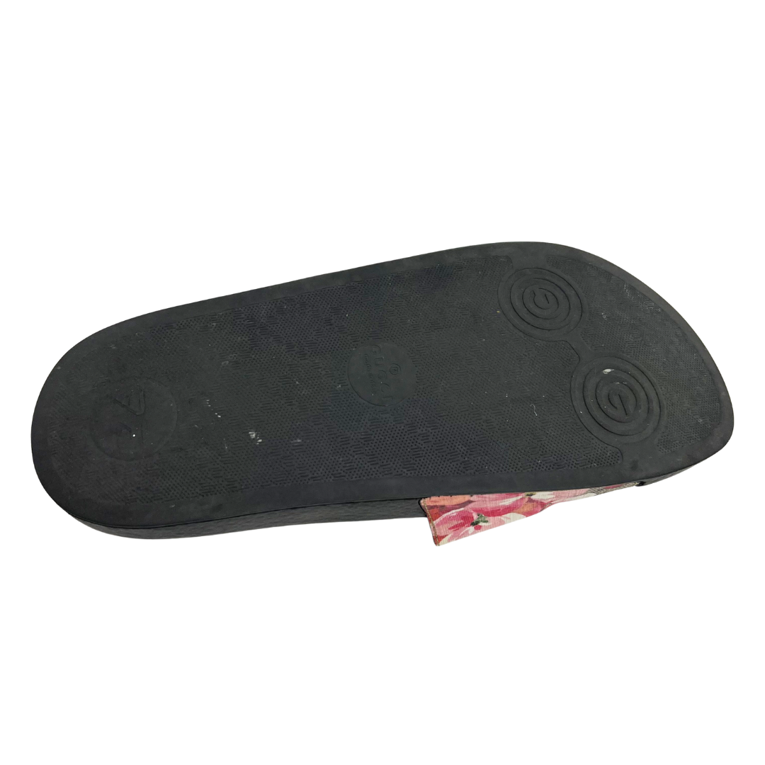 Gucci 37 pink/multi Coated Canvas Flip Flops
