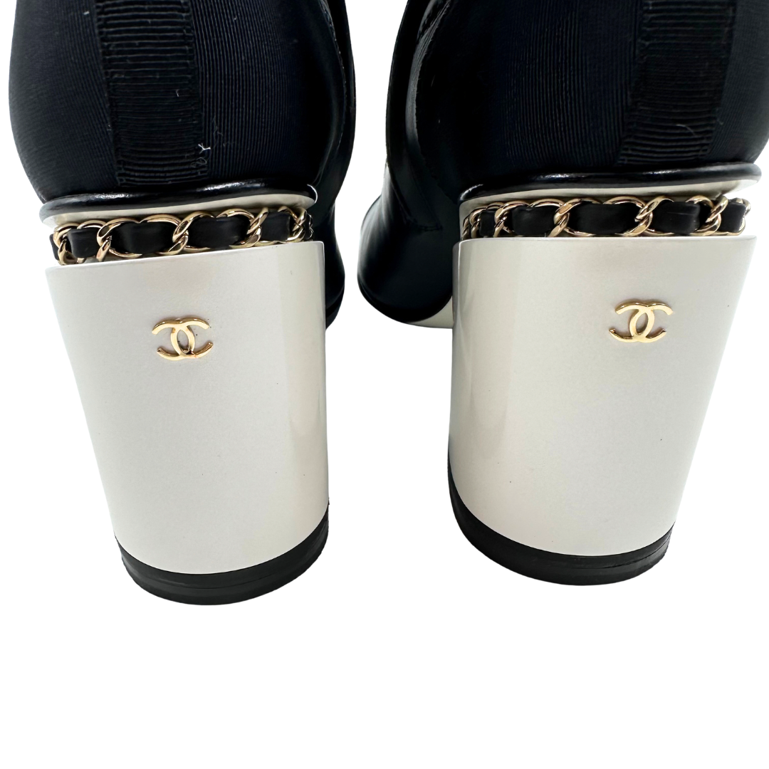 Chanel 7.5 38 Black/White Leather Booties