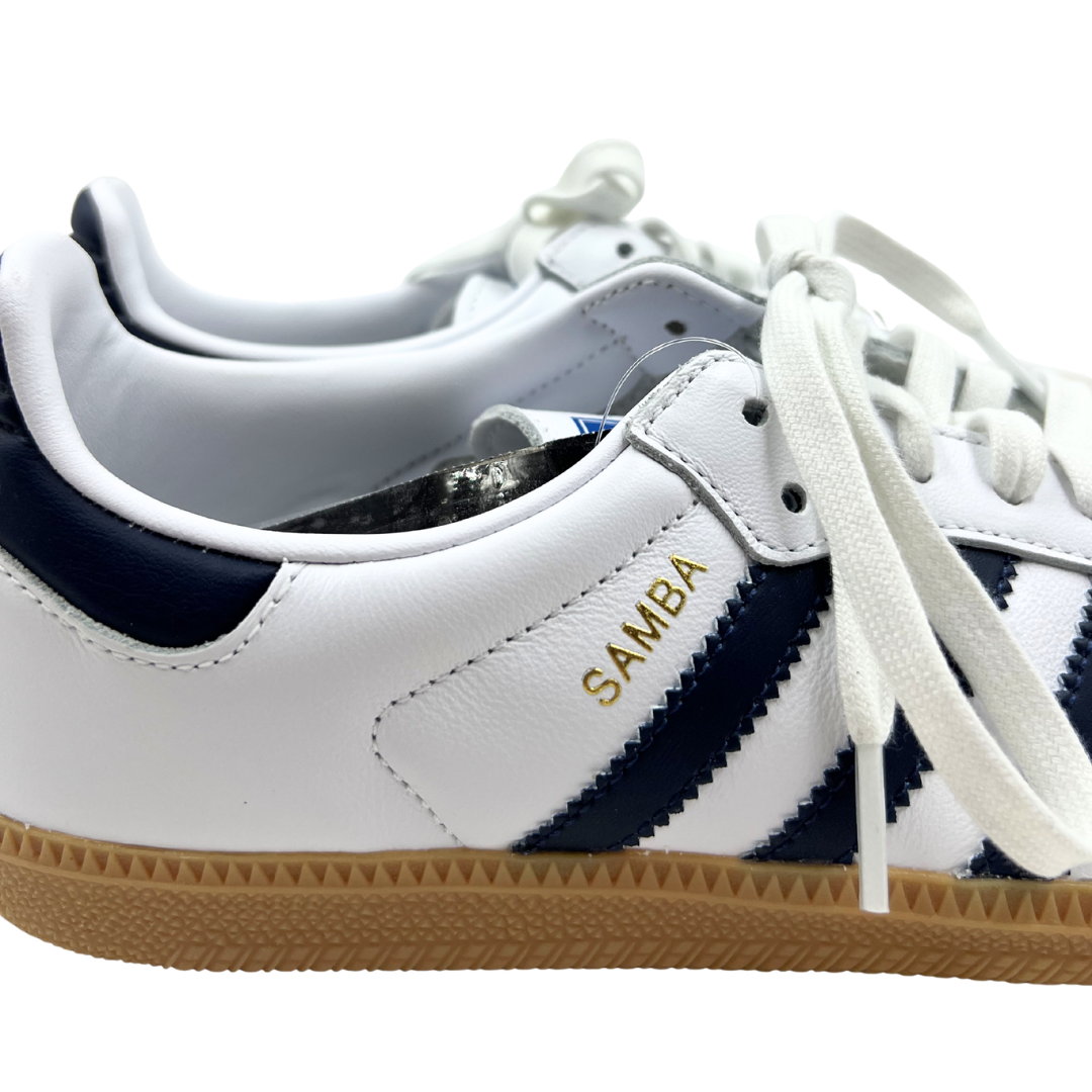 Adidas 8 white/navy Leather Sneakers
