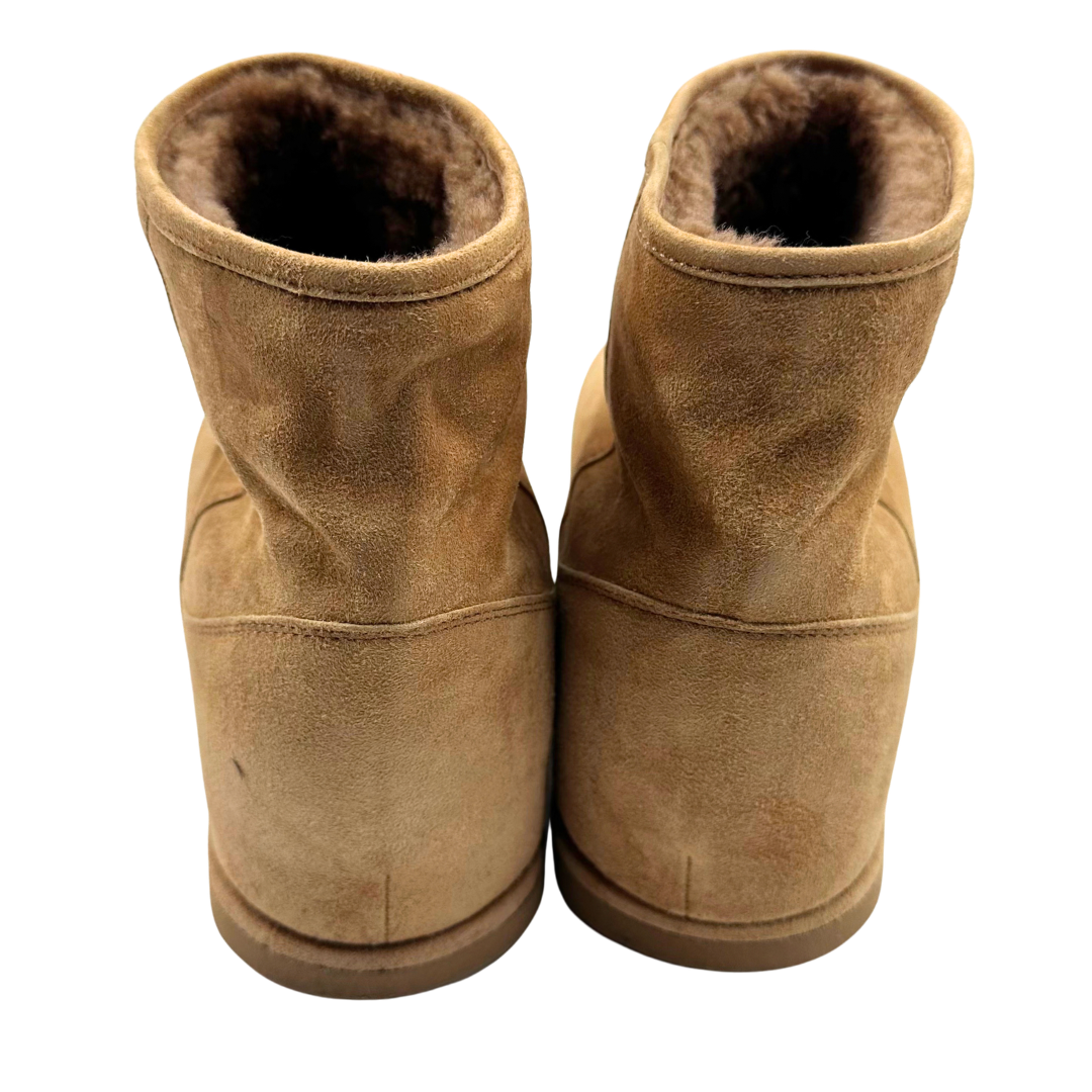 Amina Muaddi 38 Camel Suede Boots