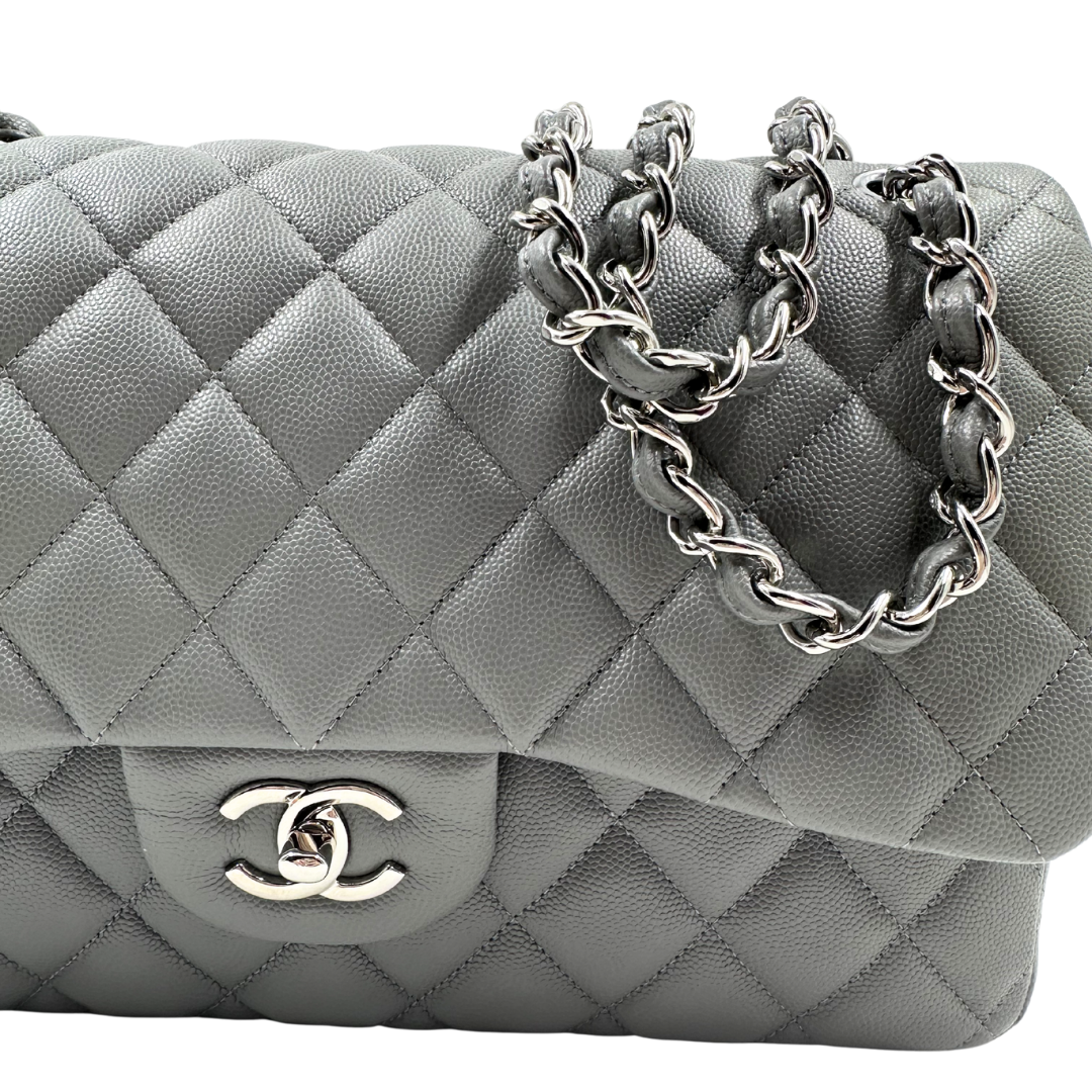 Chanel Classic Double Flap Jumbo Shoulder bag