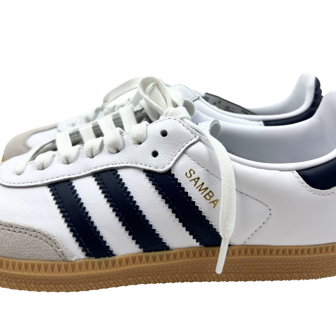 Adidas 8 white/navy Leather Sneakers