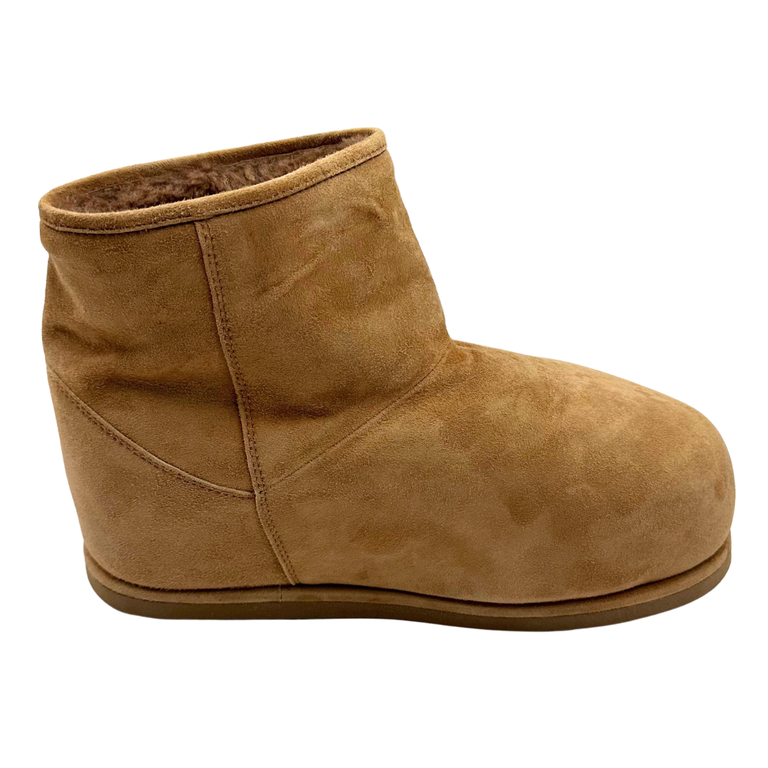 Amina Muaddi 38 Camel Suede Boots