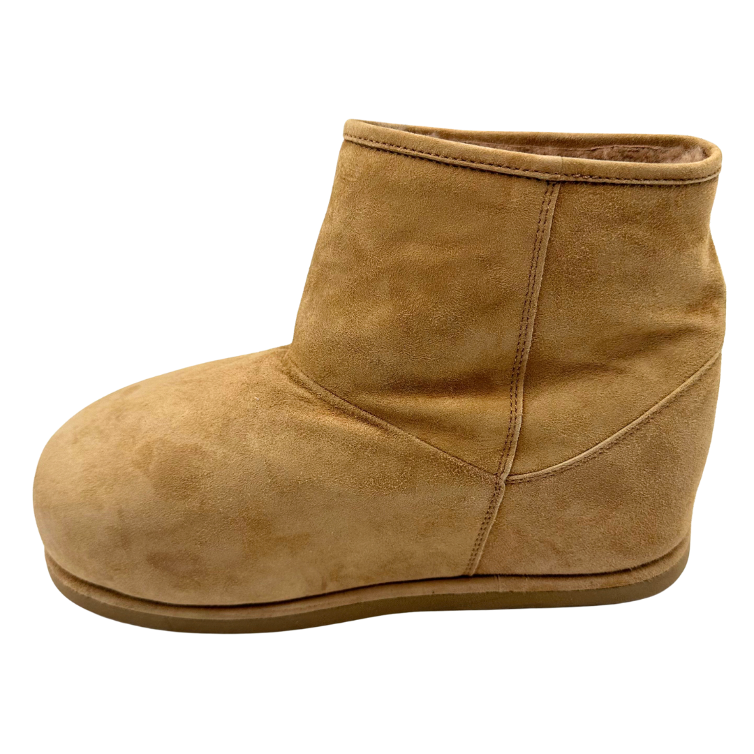 Amina Muaddi 38 Camel Suede Boots