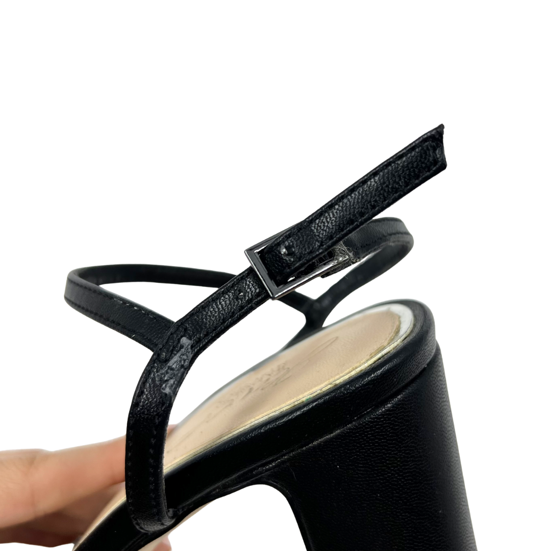 Badgley Mischka 8.5 Black Heels
