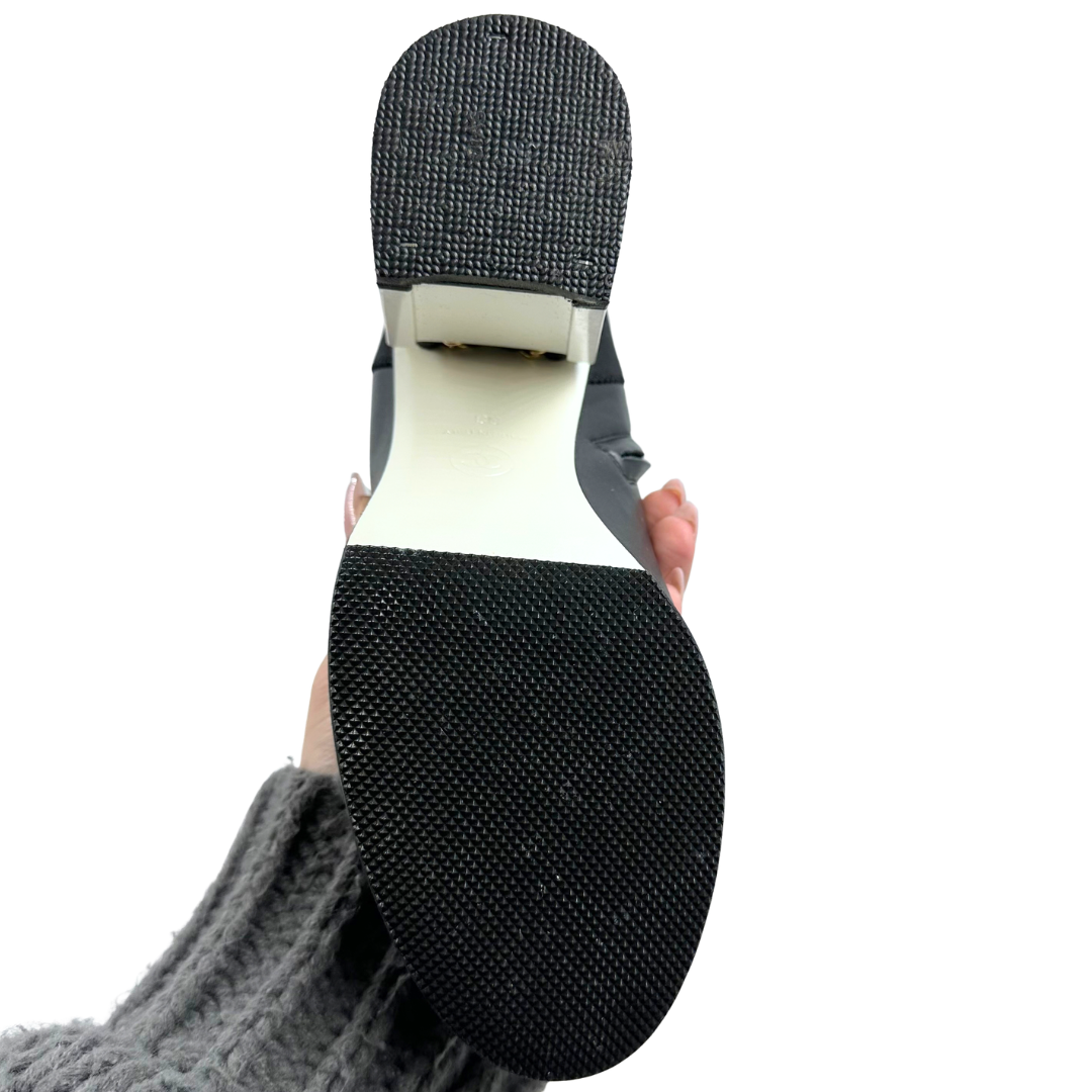 Chanel 7.5 38 Black/White Leather Booties