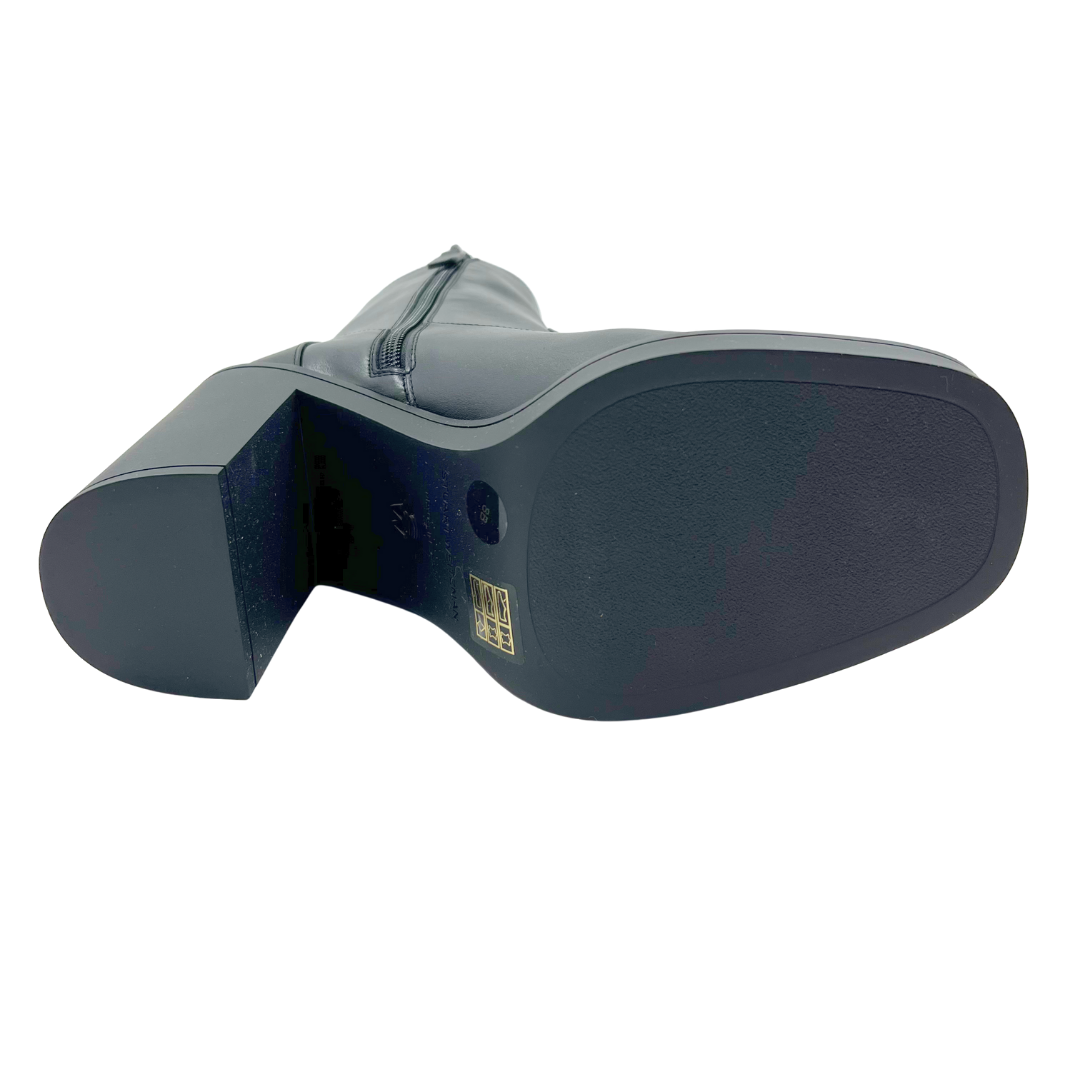 Stuart Weitzman 8 Bethenny Black Leather Booties