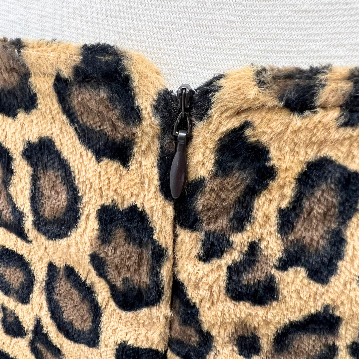 La Maison De La Fausse Leopard Skirt