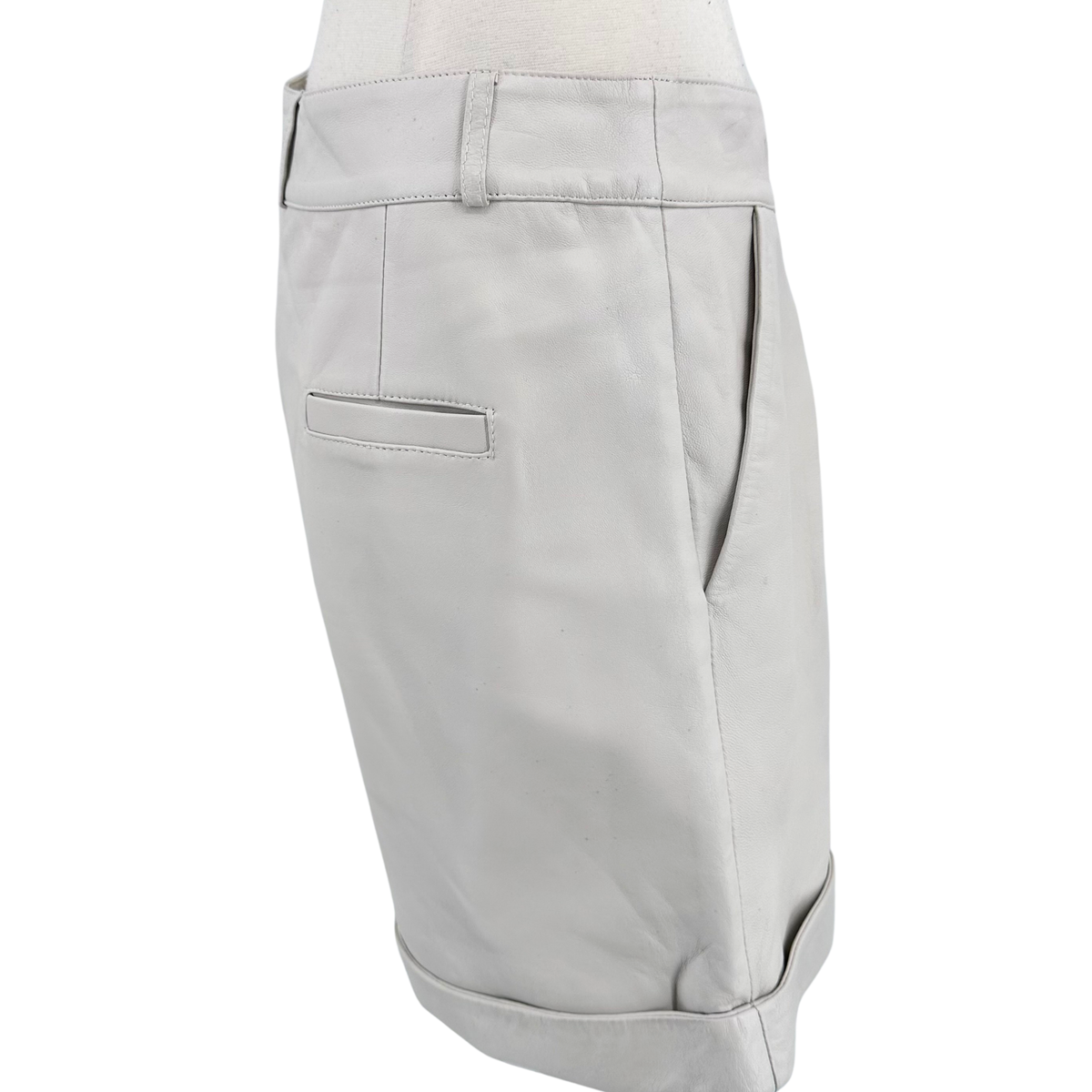 Retrofete Cream Shorts