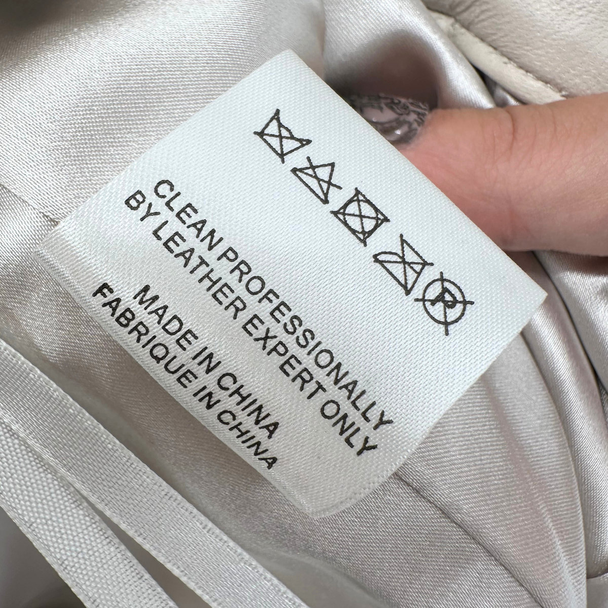Retrofete Cream Shorts