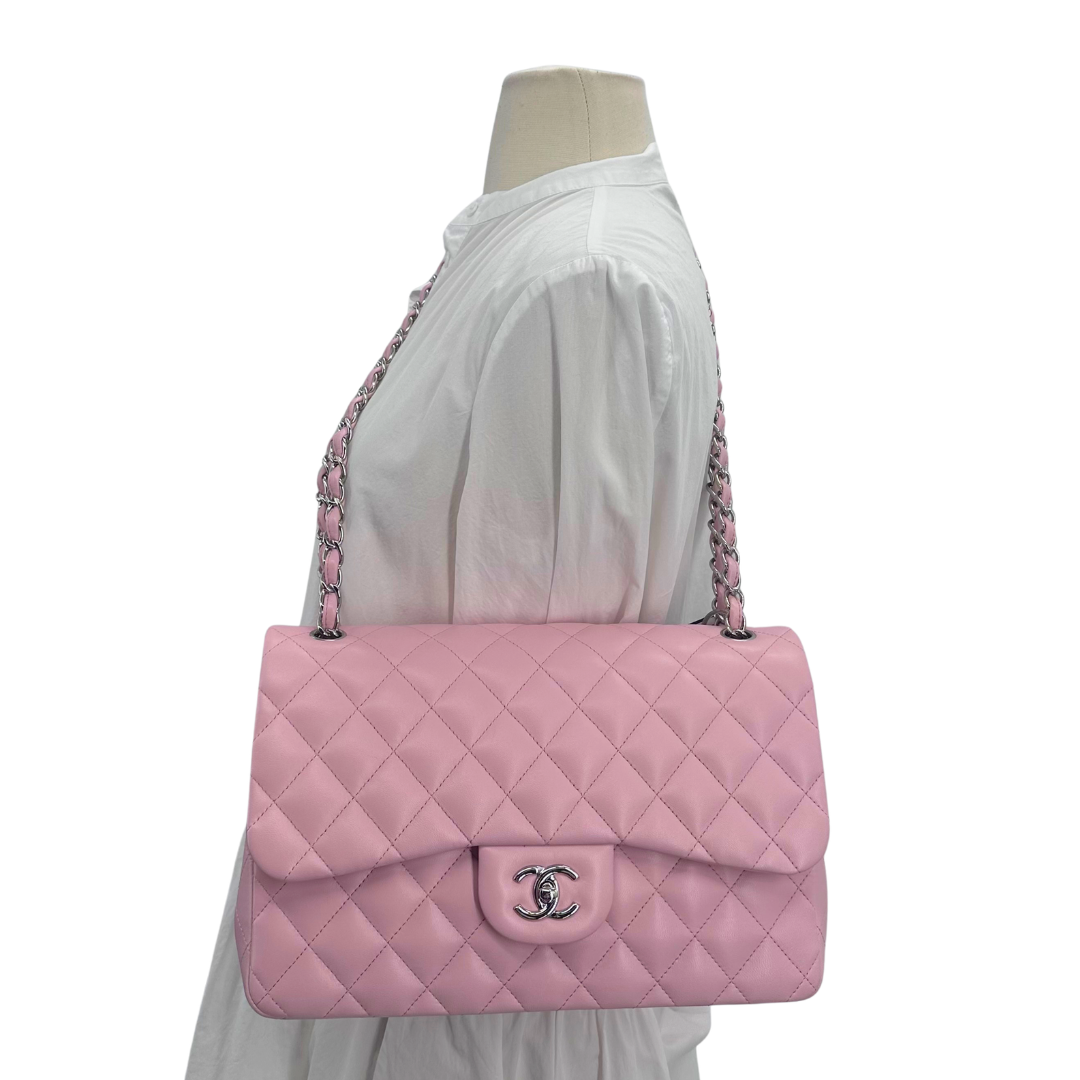 Chanel Classic Double Flap Jumbo Shoulder bag