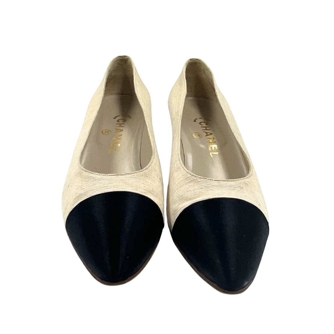 Chanel 8.5 Beige/Black canvas/silk Pumps