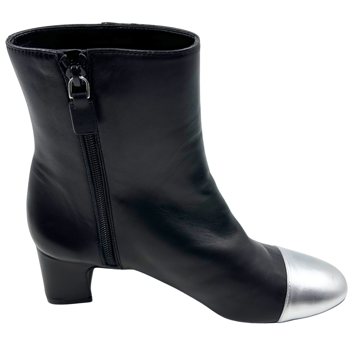Stuart Weitzman 8.5 Black/Silver Leather Booties