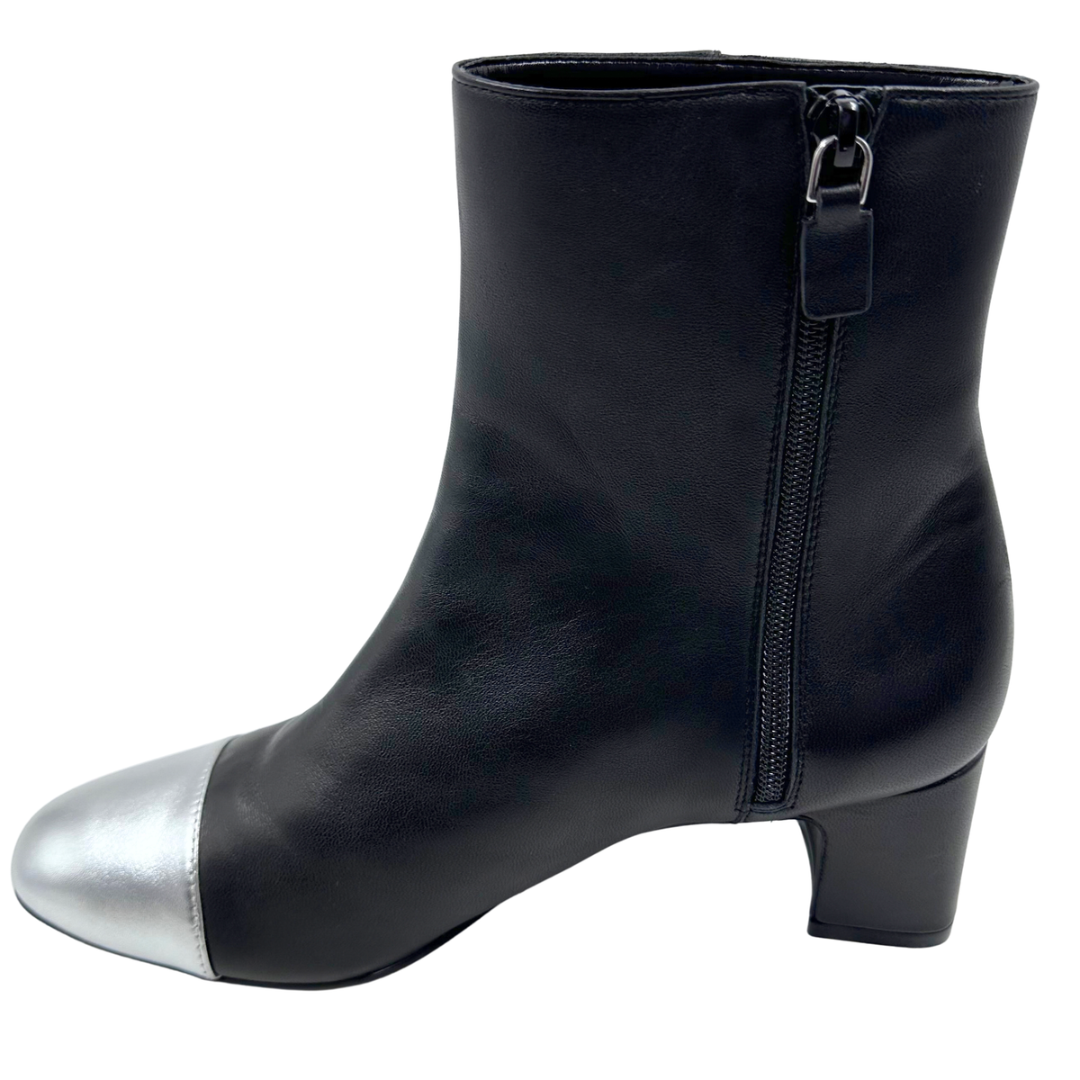 Stuart Weitzman 8.5 Black/Silver Leather Booties