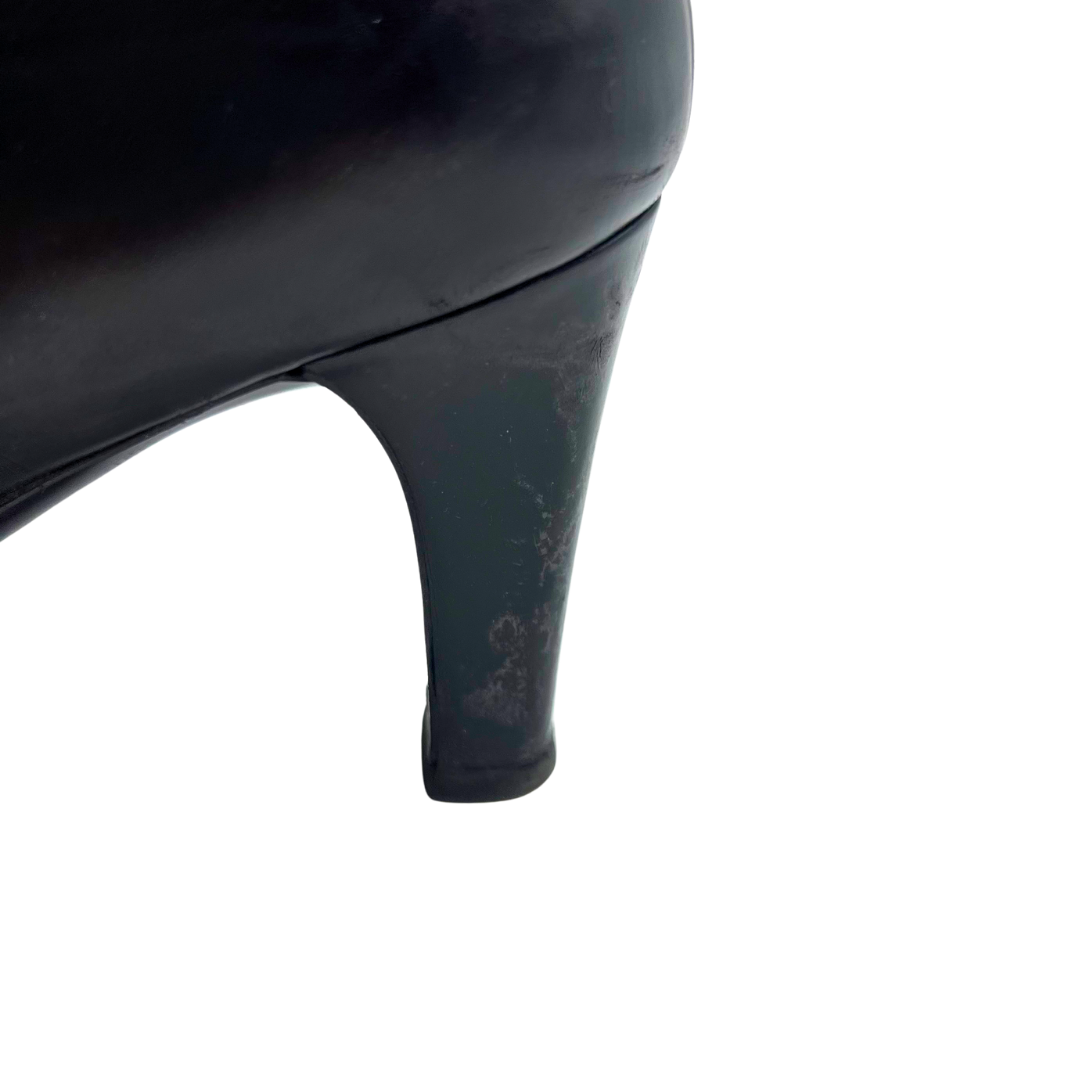 Salvatore Ferragamo 9.5 Black Leather Heels – Chic