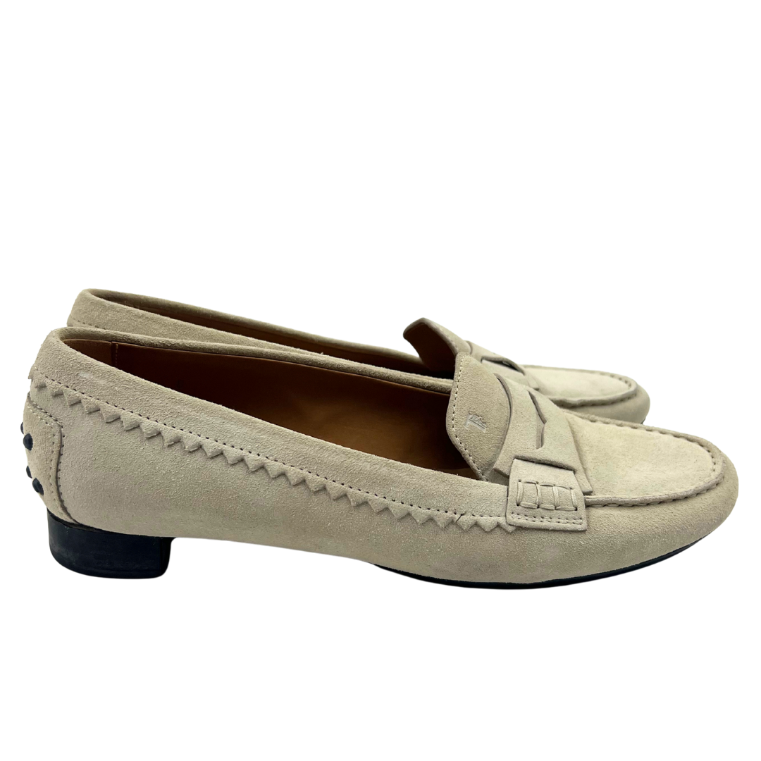 Tods 8 Cream Loafers