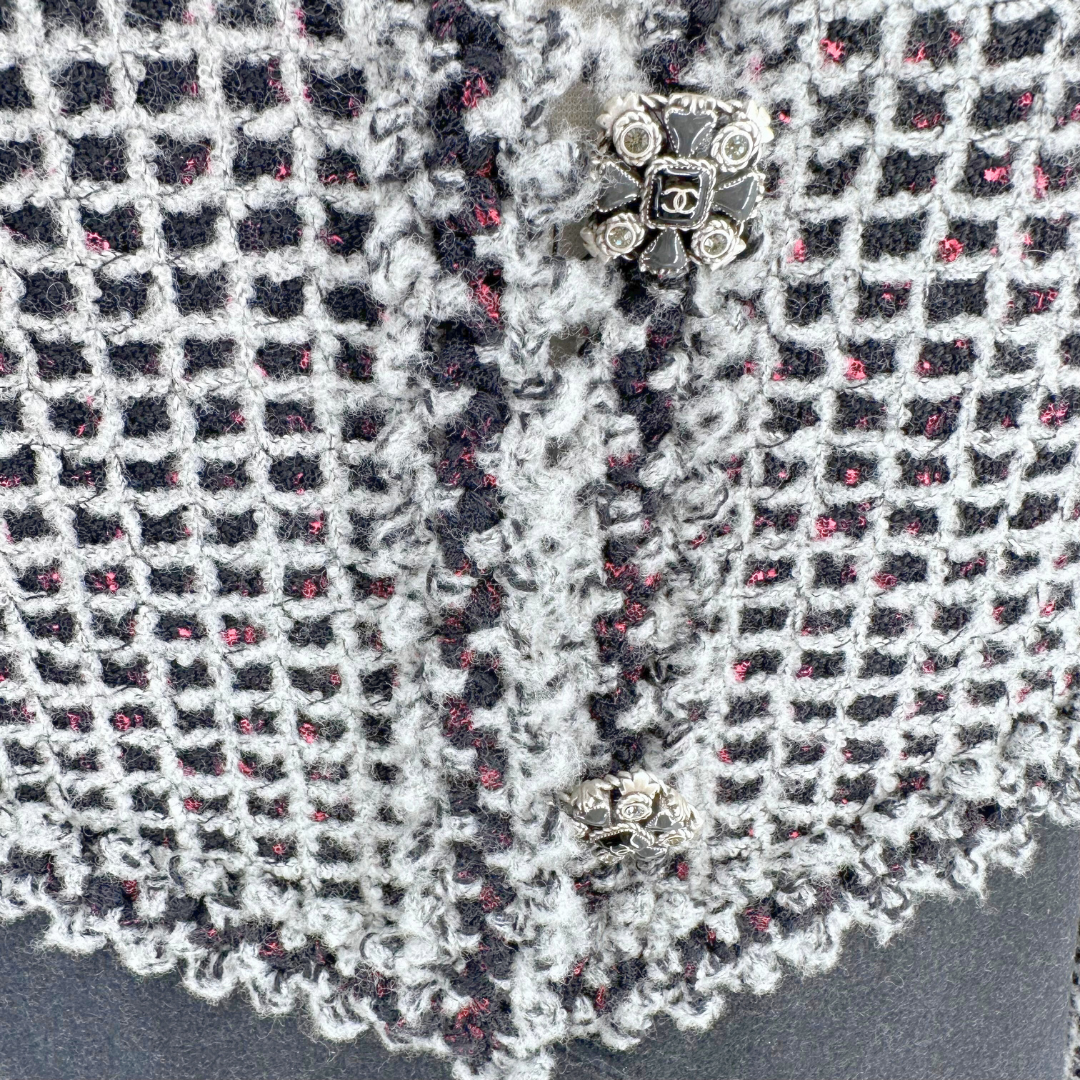 Chanel Size 10 42 Black/white Coat