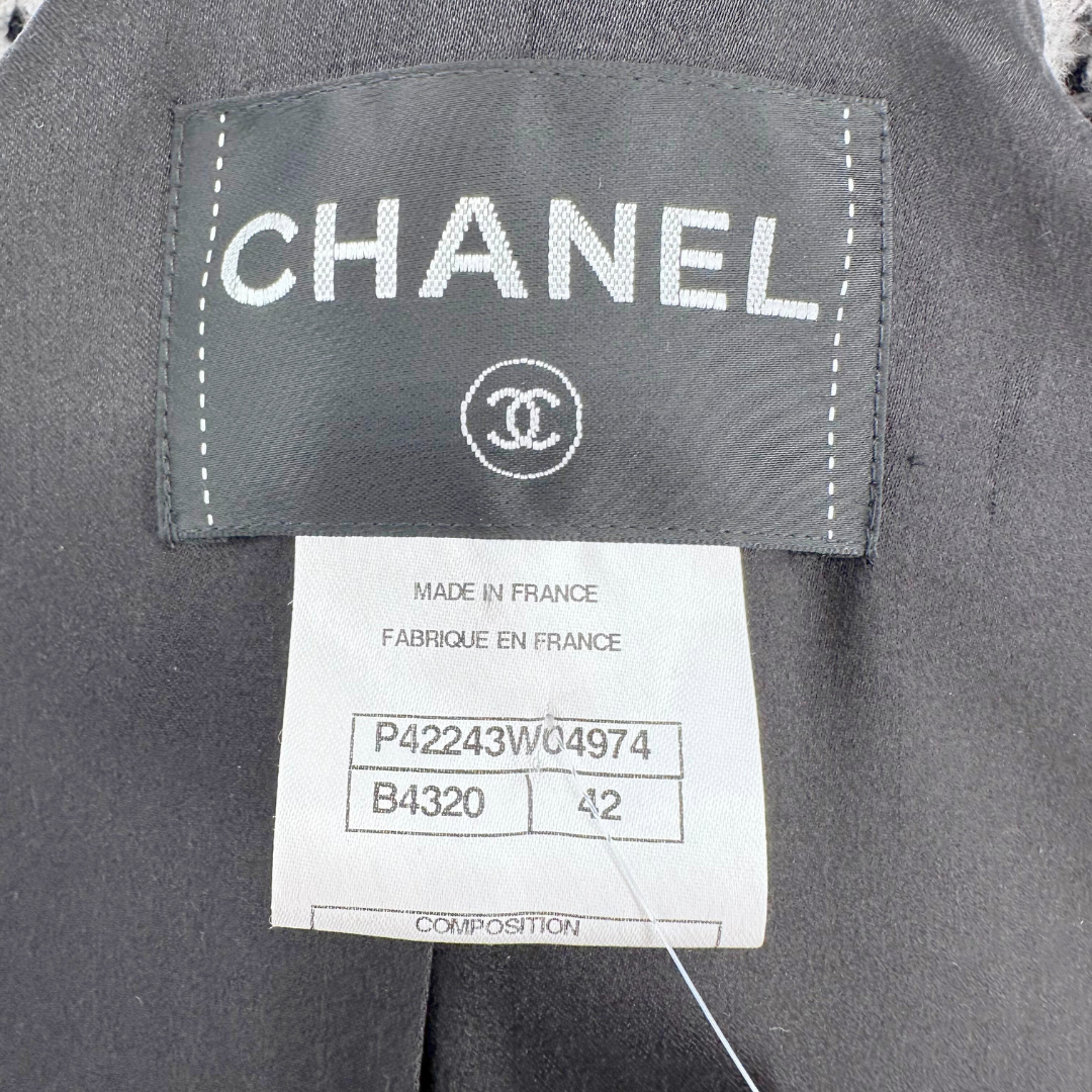 Chanel Size 10 42 Black/white Coat