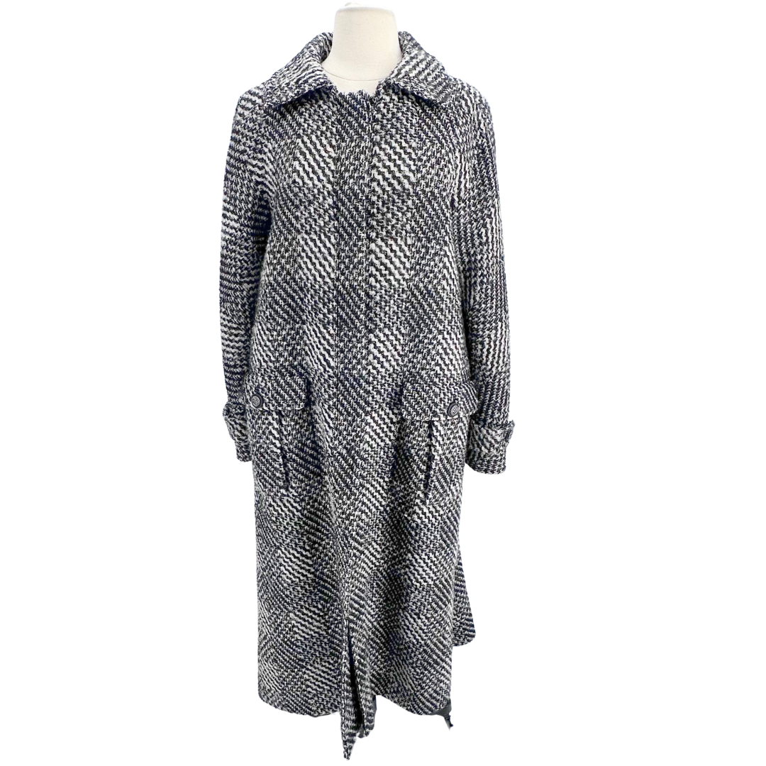 Chanel Size 44 Black/white Coat