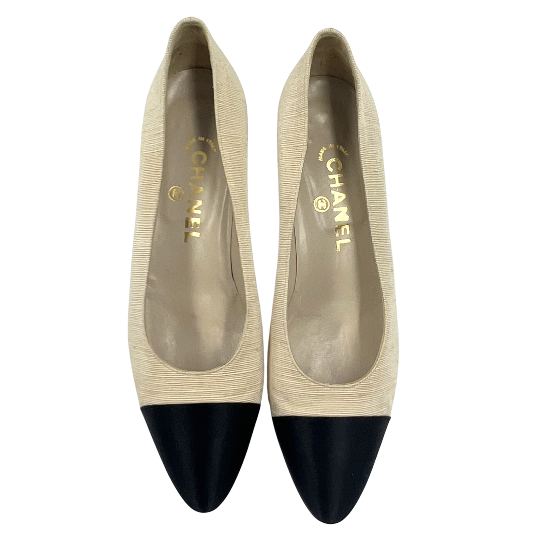 Chanel 8.5 Beige/Black canvas/silk Pumps