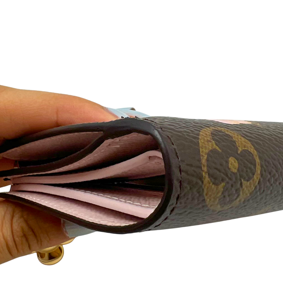 Louis Vuitton Monogram Vivian Snowy Pearl Lisa Wallet