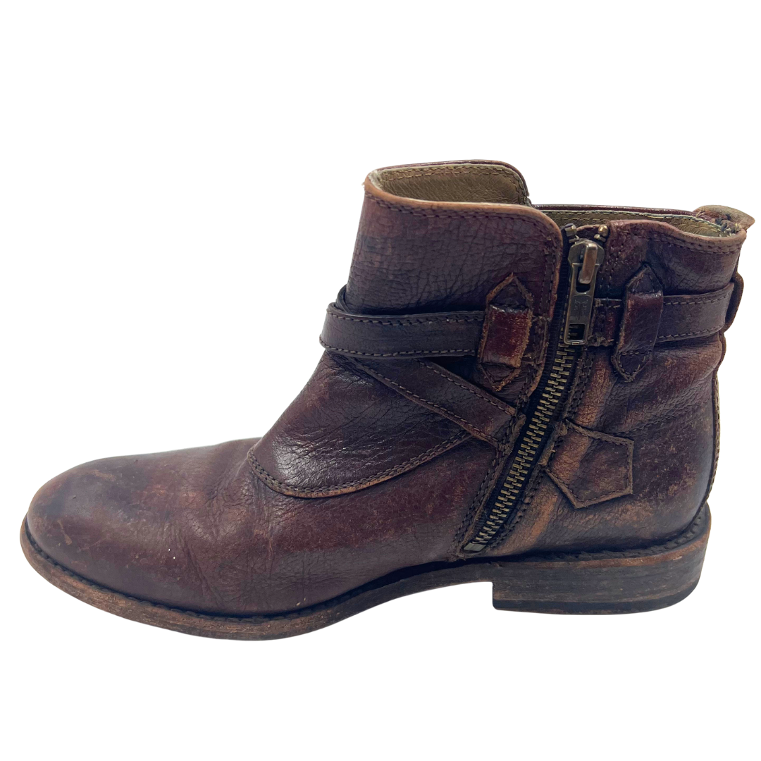 Frye 7 Brown Leather Booties