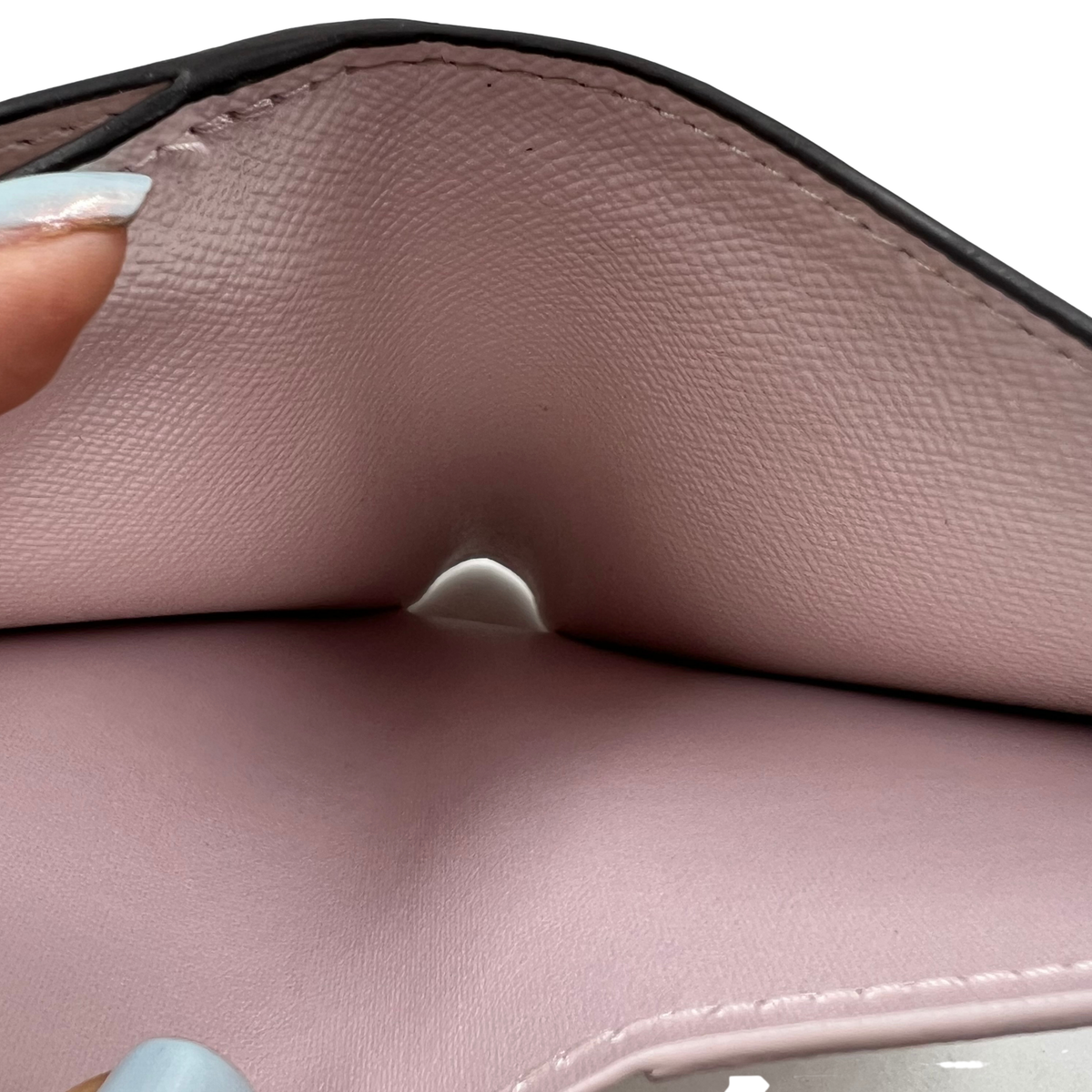 Louis Vuitton Monogram Vivian Snowy Pearl Lisa Wallet