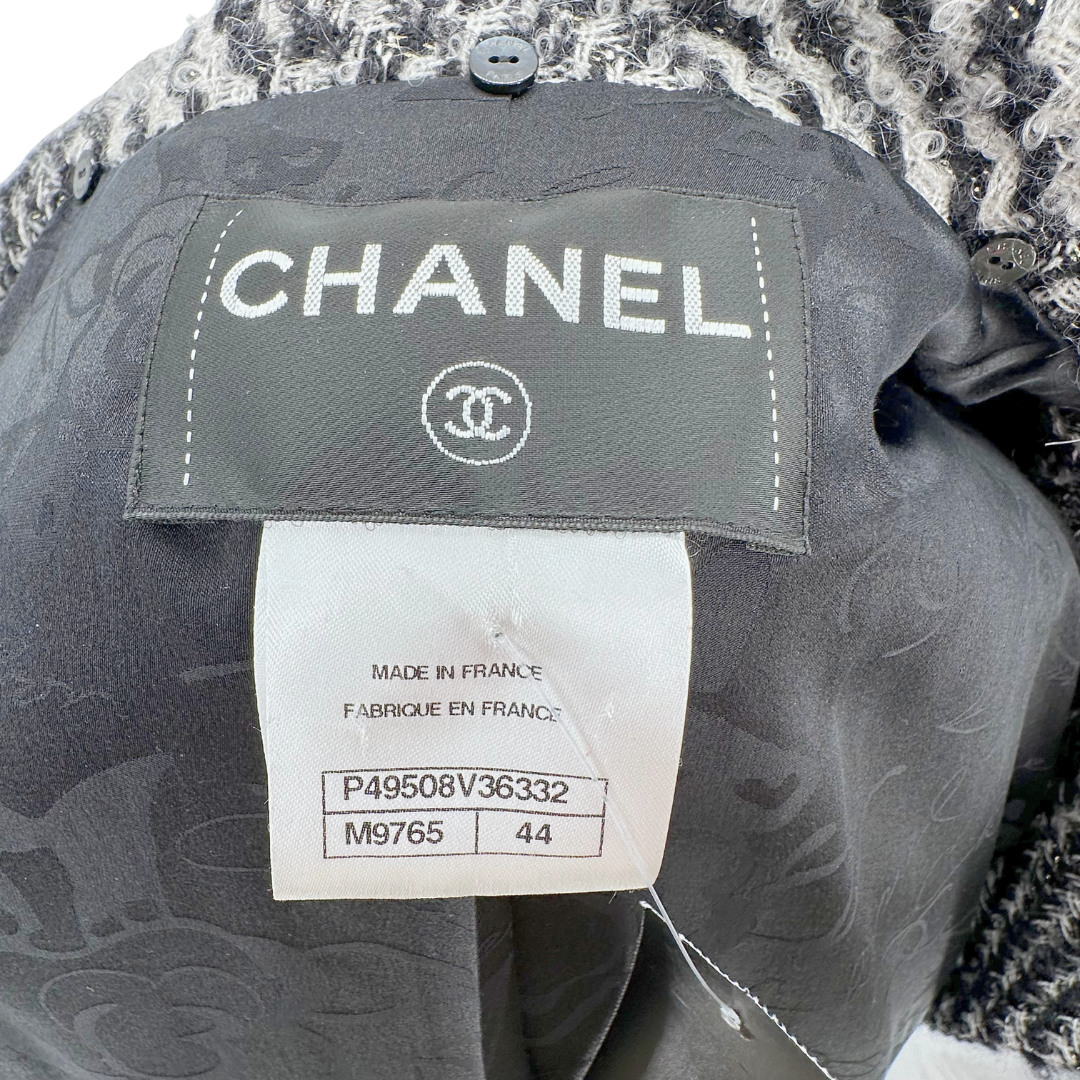 Chanel Size 44 Black/white Coat