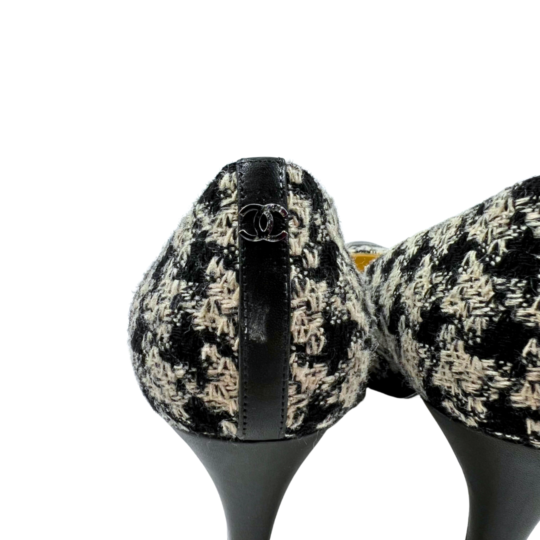 Chanel 9.5 41 White/Black Tweed Heels
