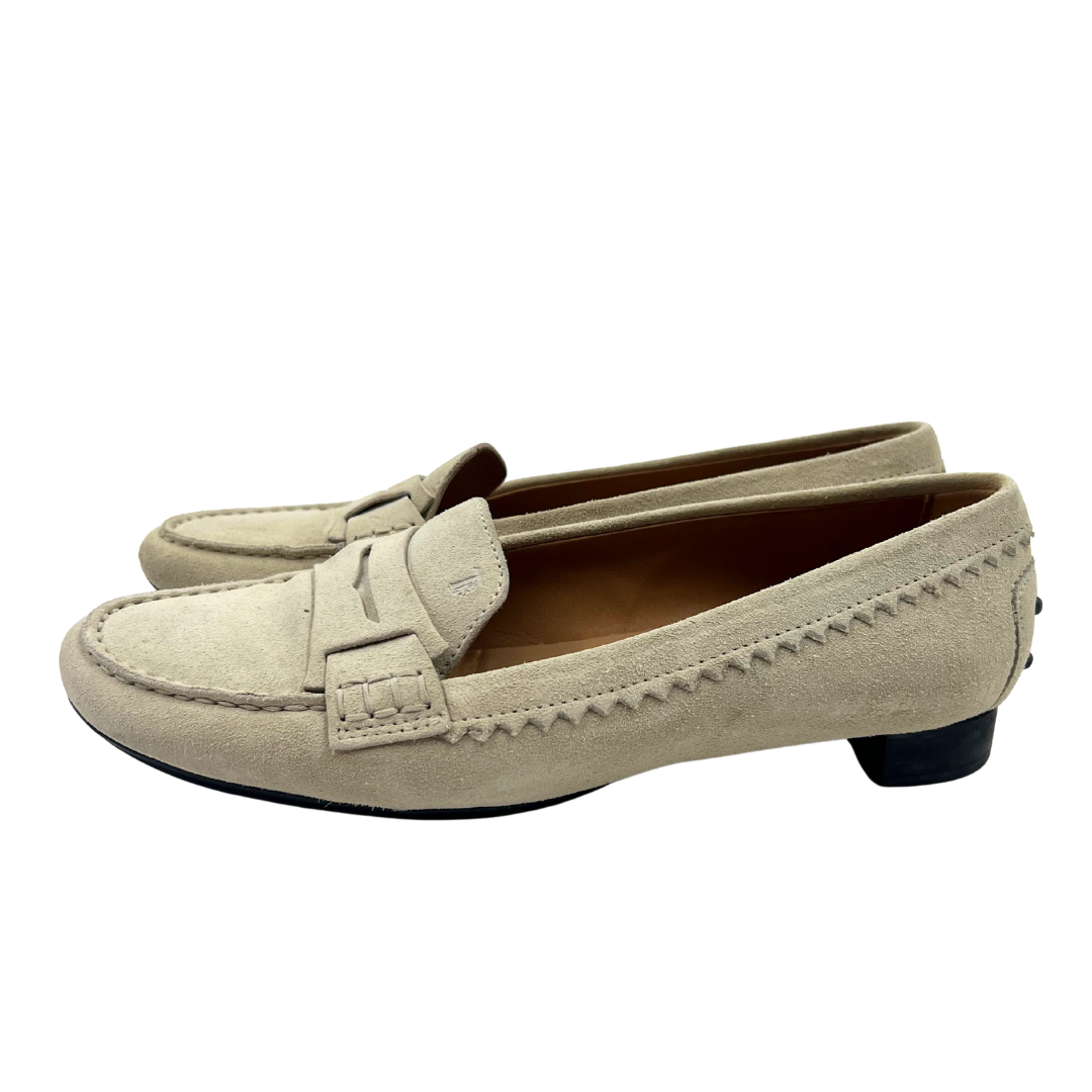 Tods 8 Cream Loafers