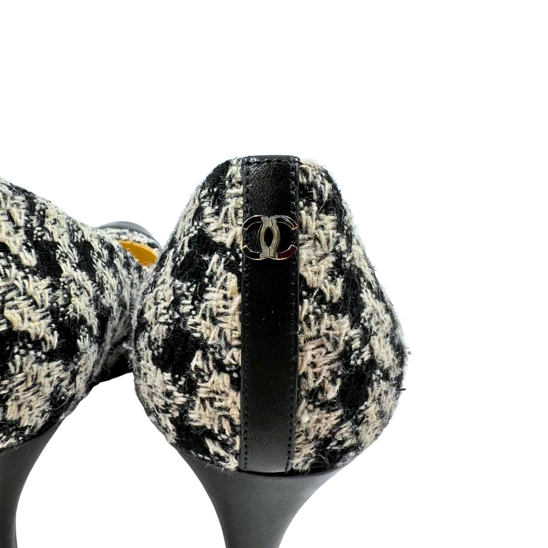 Chanel 9.5 41 White/Black Tweed Heels