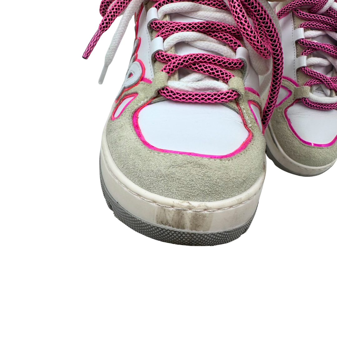 P448 37 White Sneakers