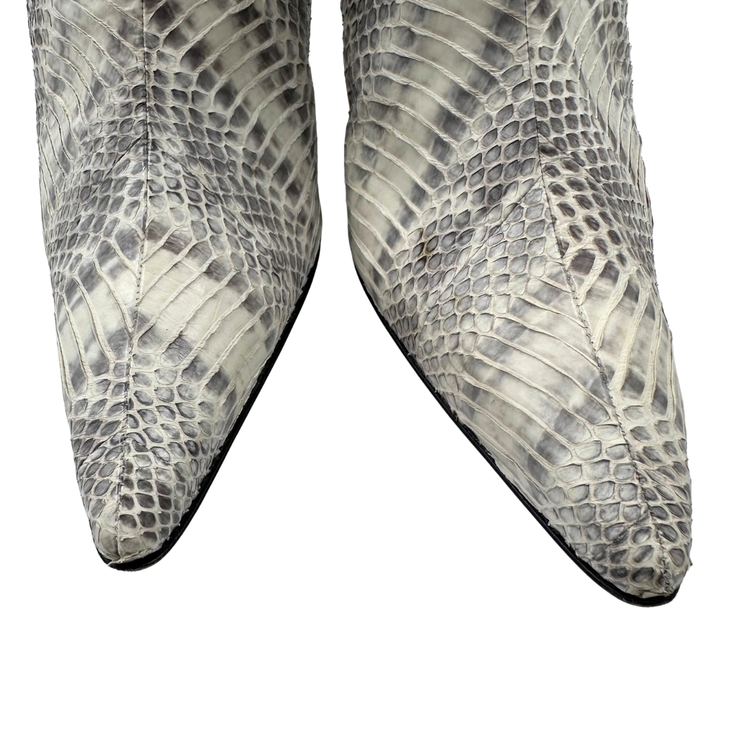 Manolo Blahnik 39.5 Cream Boots
