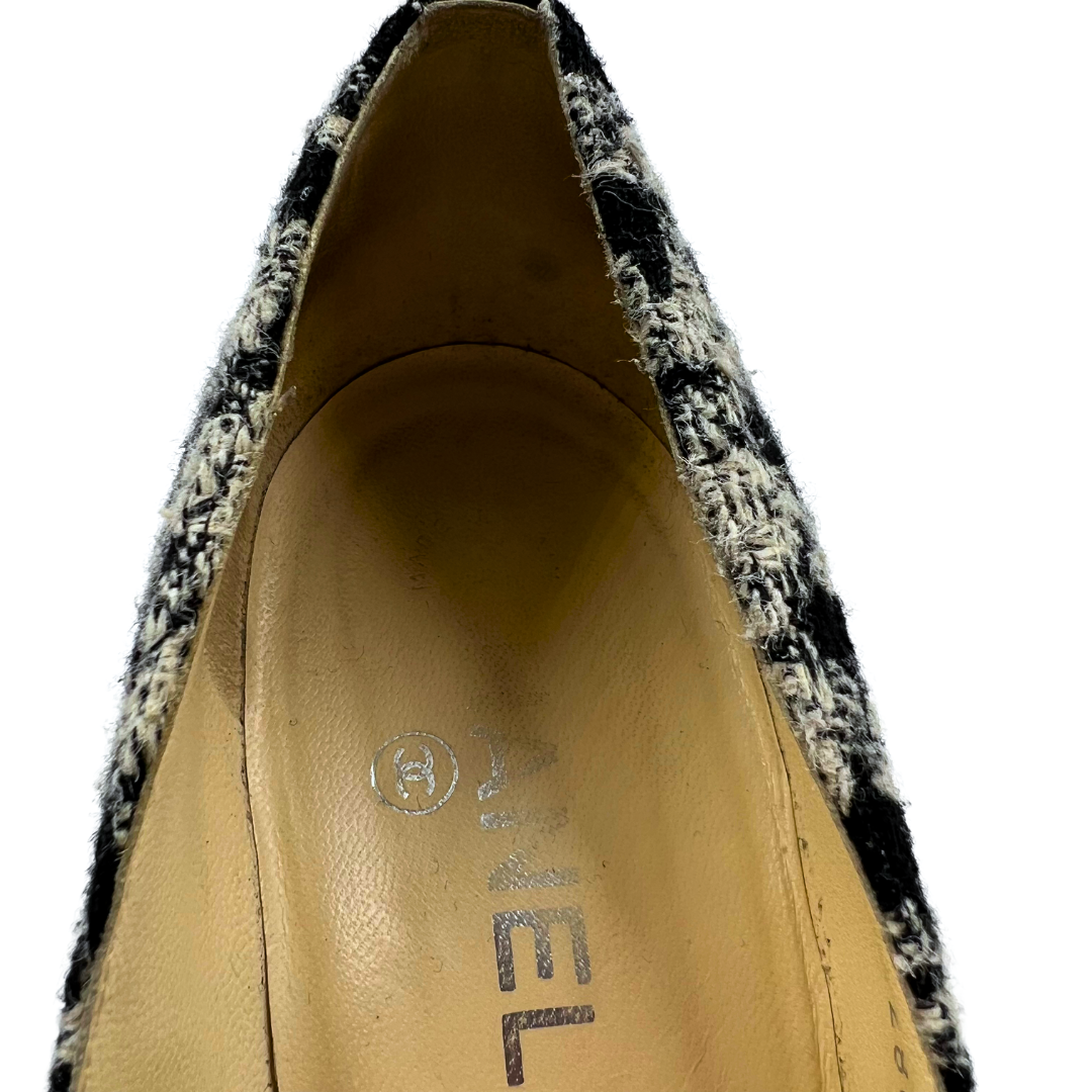 Chanel 9.5 41 White/Black Tweed Heels