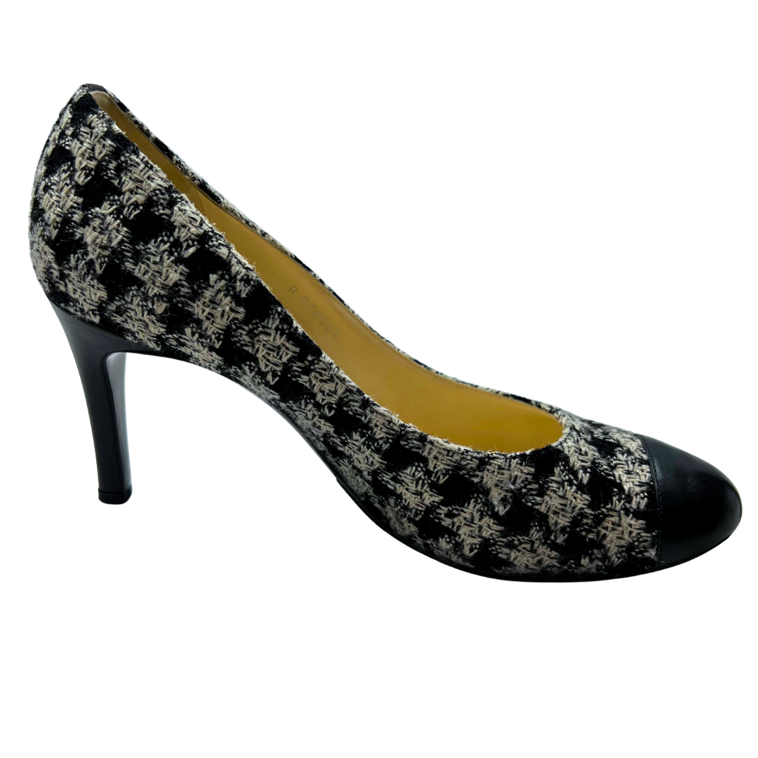 Chanel 9.5 41 White/Black Tweed Heels