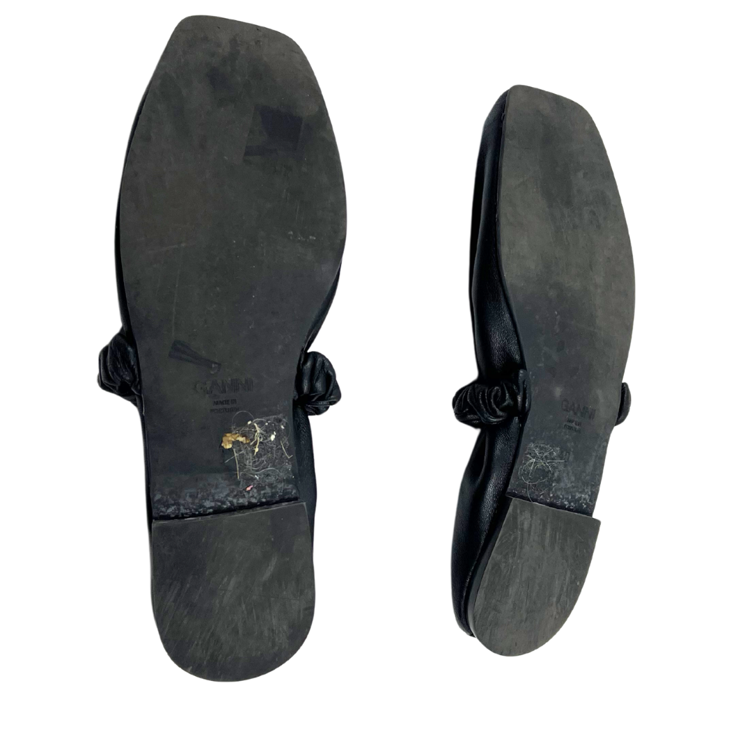 Ganni 40 Black Flats
