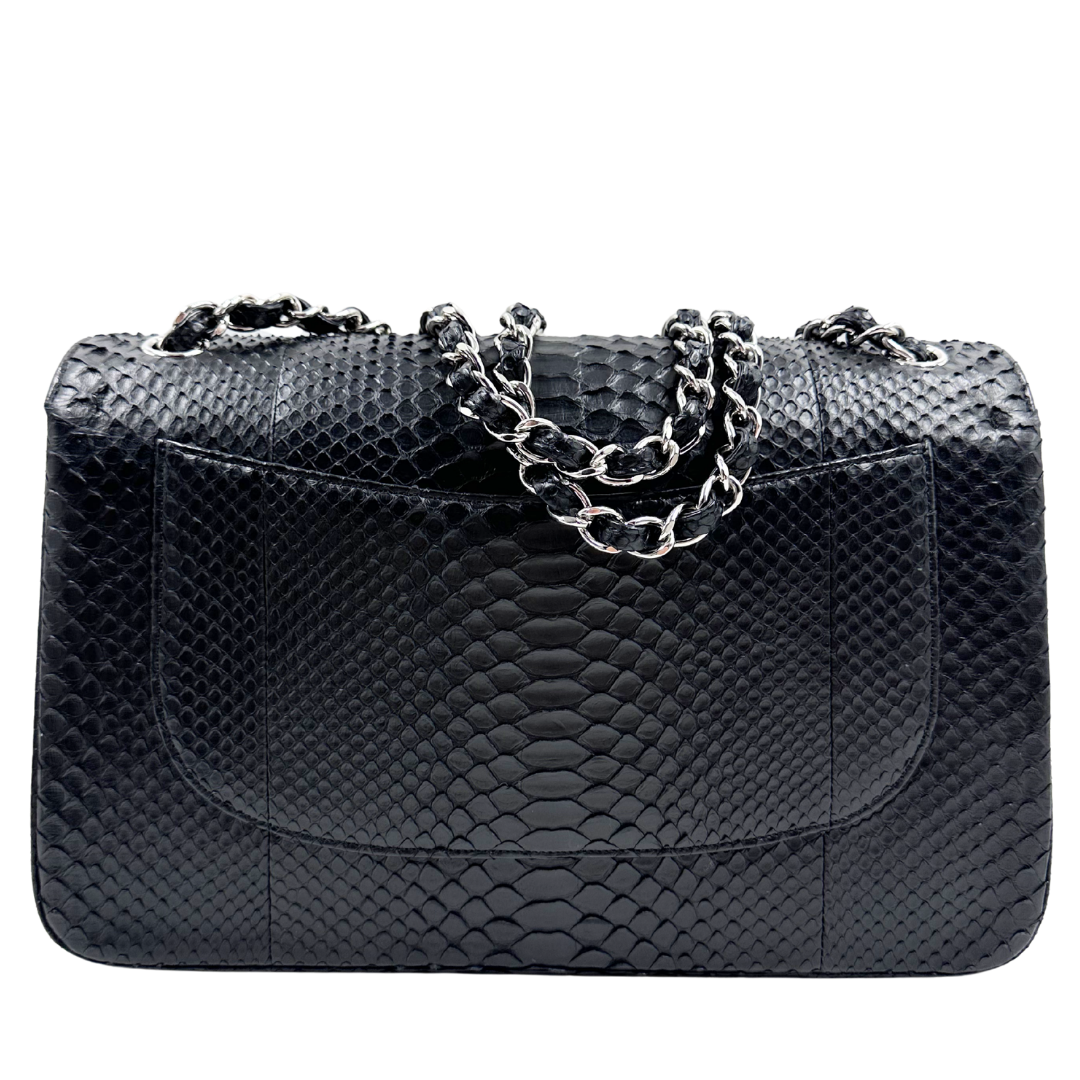 Chanel Classic Double Flap Jumbo Shoulder bag