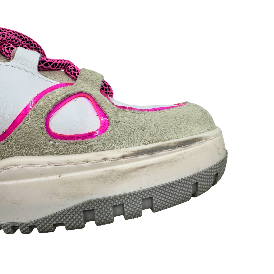 P448 37 White Sneakers