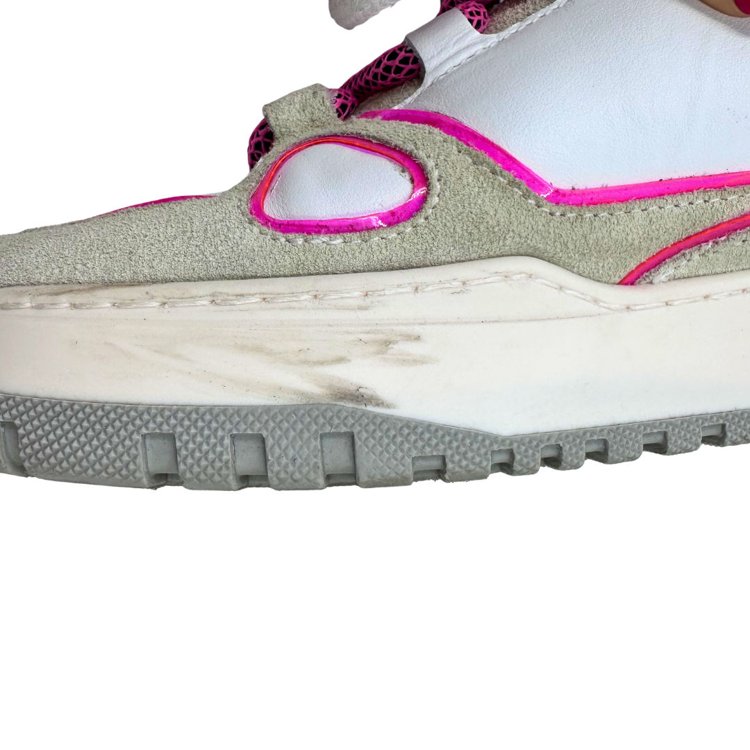 P448 37 White Sneakers