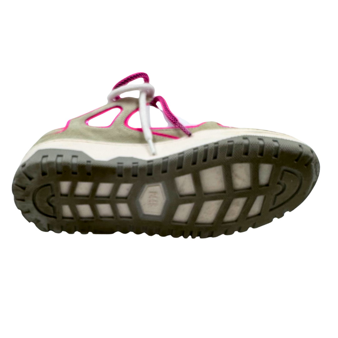 P448 37 White Sneakers