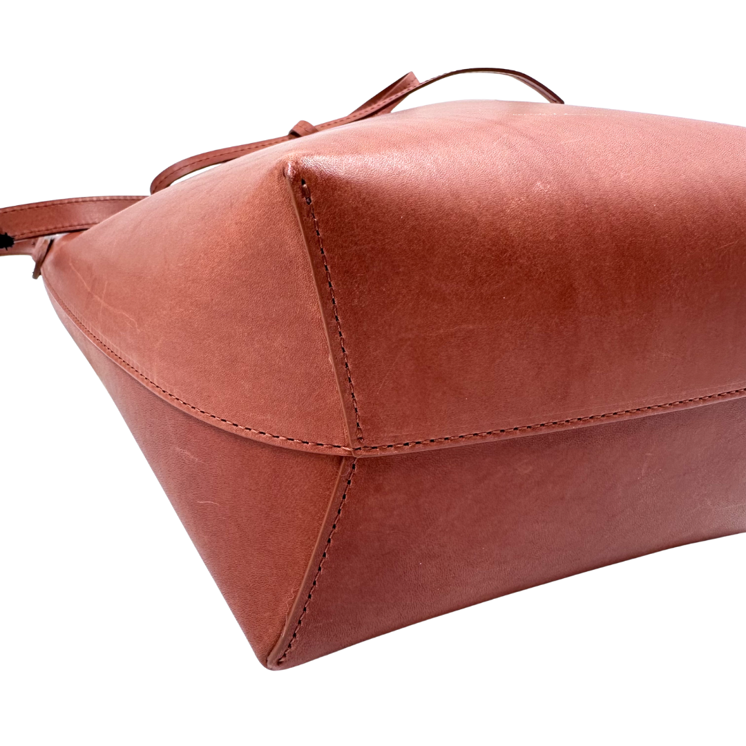 Mansur Gavriel Bucket