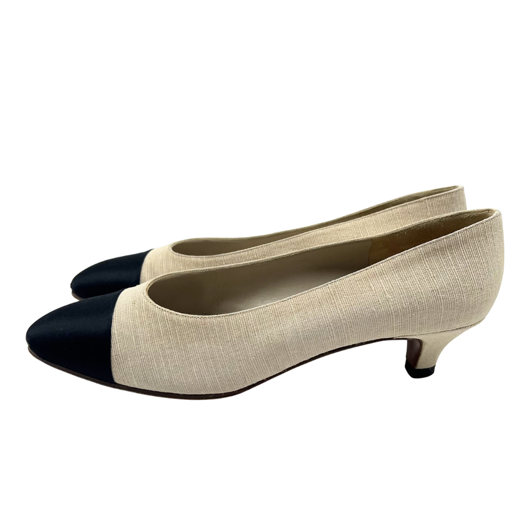 Chanel 8.5 Beige/Black canvas/silk Pumps