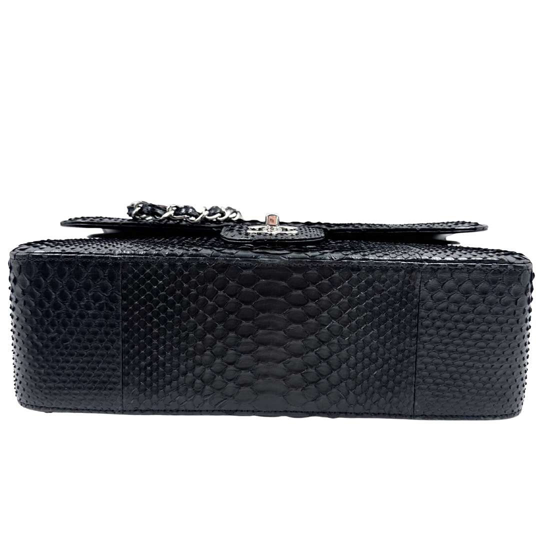 Chanel Classic Double Flap Jumbo Shoulder bag